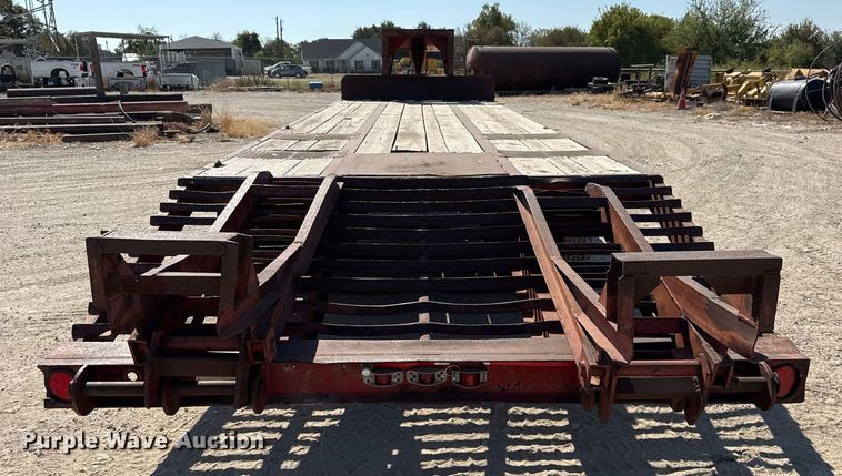 image for item DO2566 1982 Kalyn LSCT-24 equipment trailer