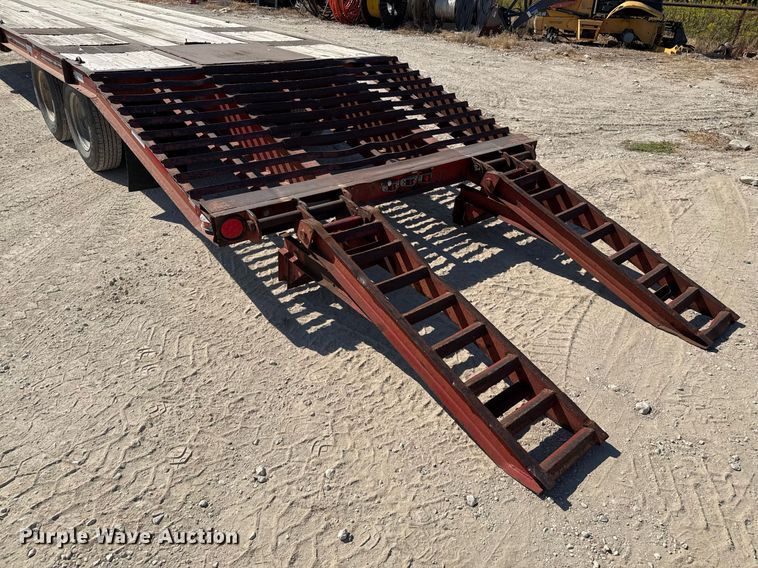 image for item DO2566 1982 Kalyn LSCT-24 equipment trailer