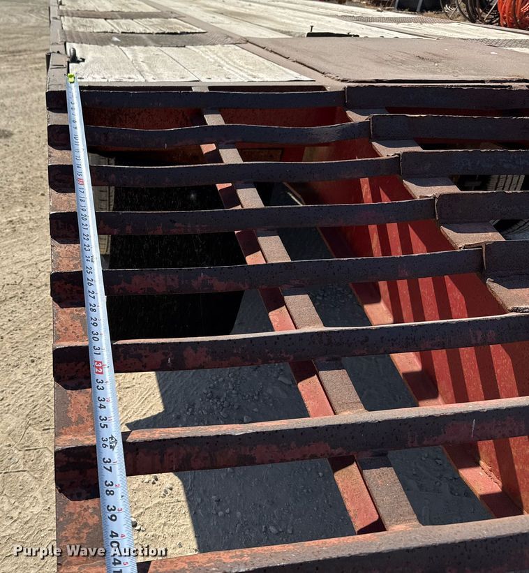 image for item DO2566 1982 Kalyn LSCT-24 equipment trailer