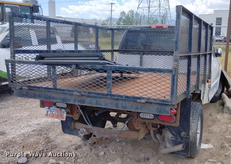 image for item DP3362 2002 Ford F150 XLT SuperCab flatbed pickup truck