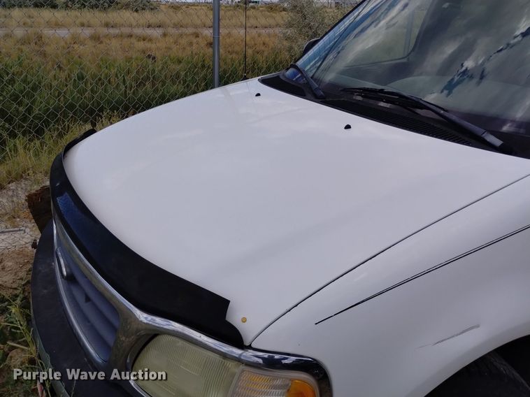 image for item DP3362 2002 Ford F150 XLT SuperCab flatbed pickup truck