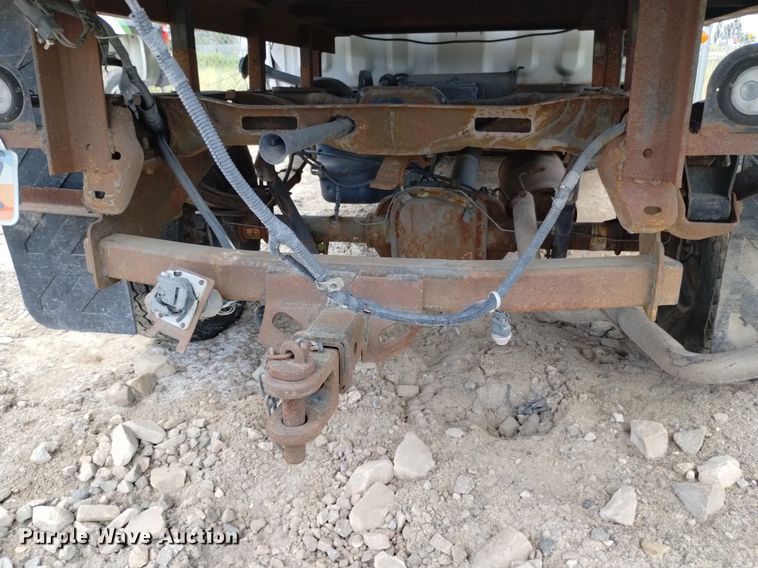 image for item DP3362 2002 Ford F150 XLT SuperCab flatbed pickup truck