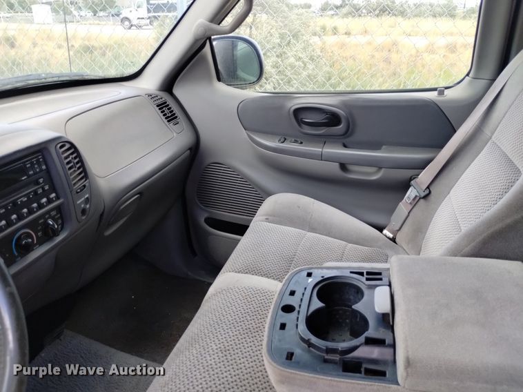 image for item DP3362 2002 Ford F150 XLT SuperCab flatbed pickup truck