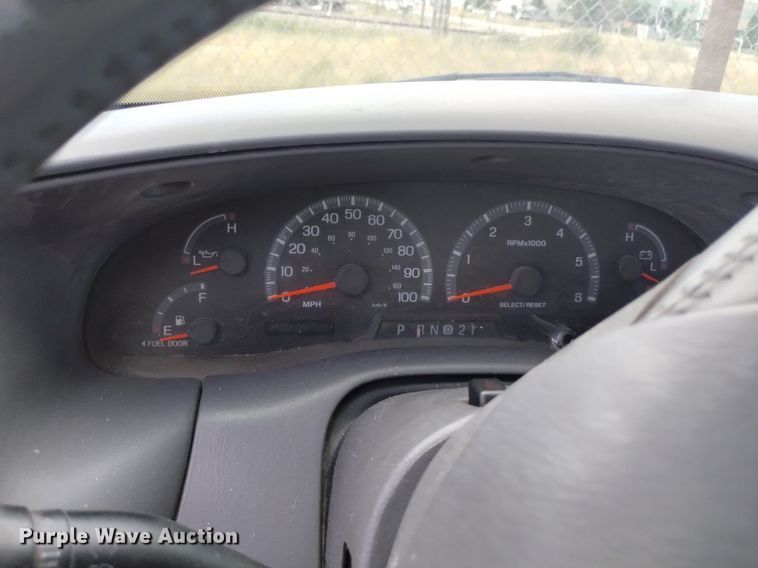 image for item DP3362 2002 Ford F150 XLT SuperCab flatbed pickup truck