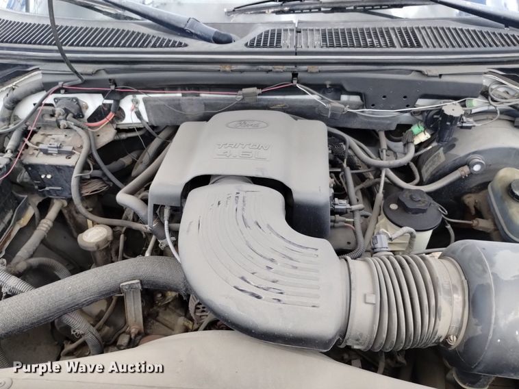 image for item DP3362 2002 Ford F150 XLT SuperCab flatbed pickup truck