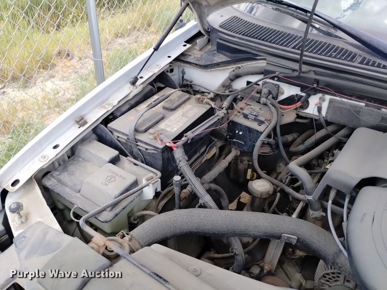 image for item DP3362 2002 Ford F150 XLT SuperCab flatbed pickup truck