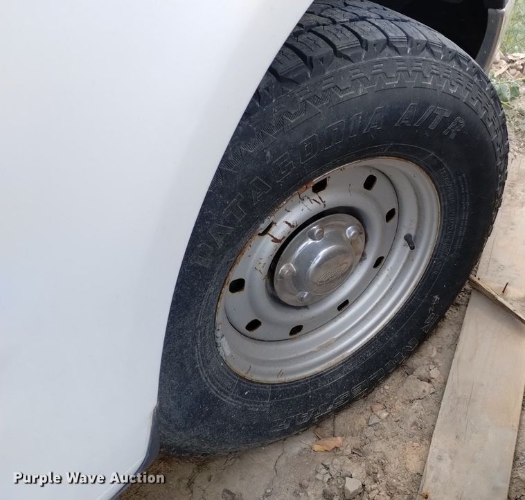 image for item DP3362 2002 Ford F150 XLT SuperCab flatbed pickup truck