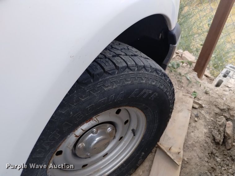 image for item DP3362 2002 Ford F150 XLT SuperCab flatbed pickup truck