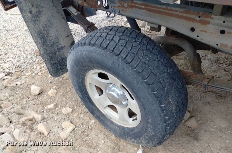 image for item DP3362 2002 Ford F150 XLT SuperCab flatbed pickup truck