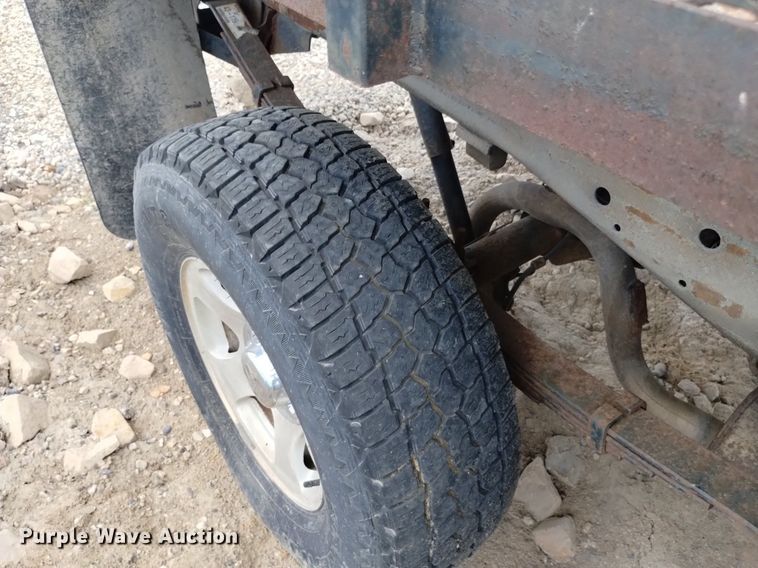 image for item DP3362 2002 Ford F150 XLT SuperCab flatbed pickup truck