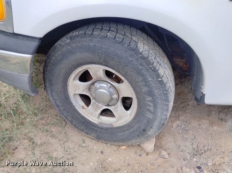 image for item DP3362 2002 Ford F150 XLT SuperCab flatbed pickup truck