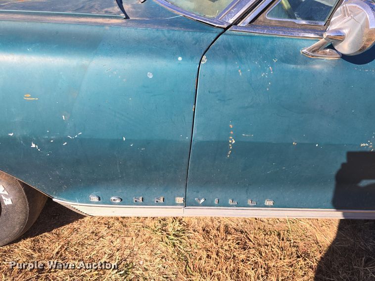 image for item DQ5223 1966 Pontiac  Bonneville convertible