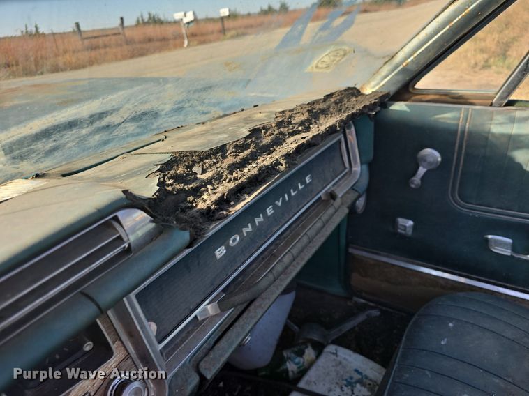 image for item DQ5223 1966 Pontiac  Bonneville convertible