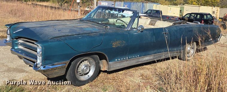image for item DQ5224 1966 Pontiac Bonneville convertible