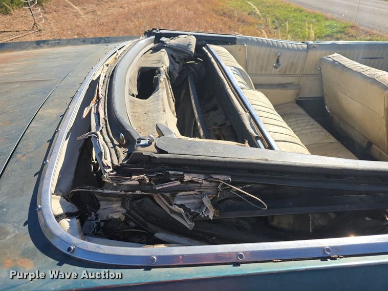 image for item DQ5224 1966 Pontiac Bonneville convertible