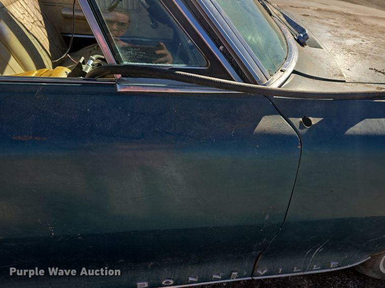 image for item DQ5224 1966 Pontiac Bonneville convertible