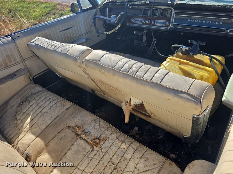 image for item DQ5224 1966 Pontiac Bonneville convertible