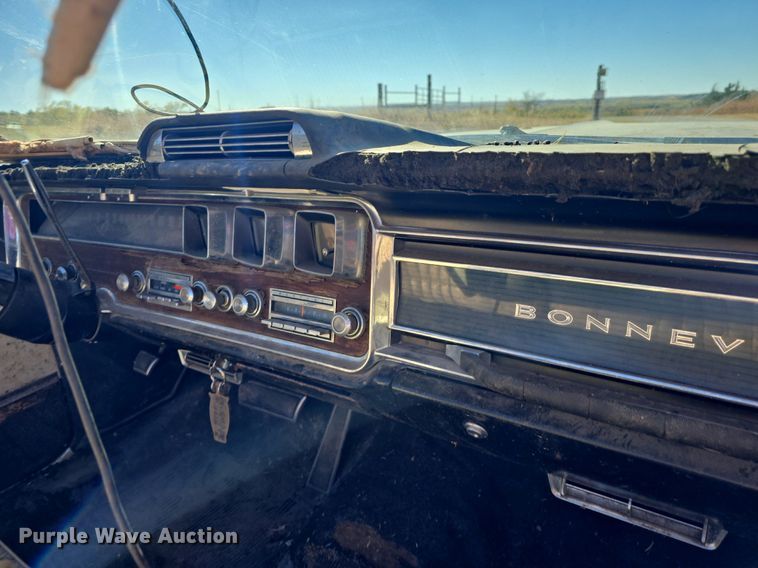 image for item DQ5224 1966 Pontiac Bonneville convertible