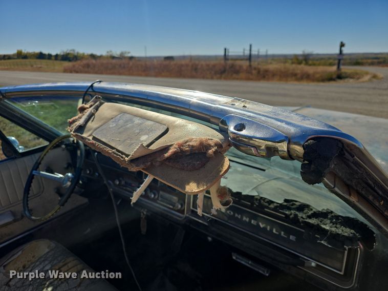 image for item DQ5224 1966 Pontiac Bonneville convertible