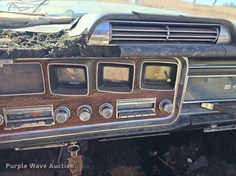 image for item DQ5224 1966 Pontiac Bonneville convertible