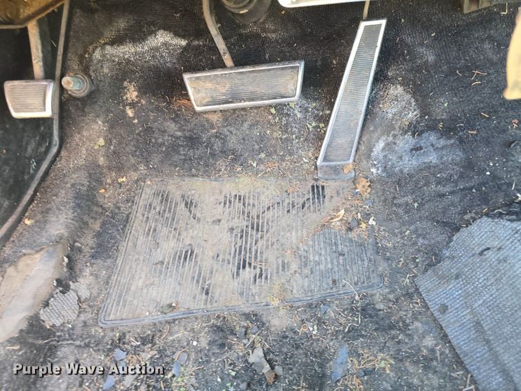 image for item DQ5224 1966 Pontiac Bonneville convertible