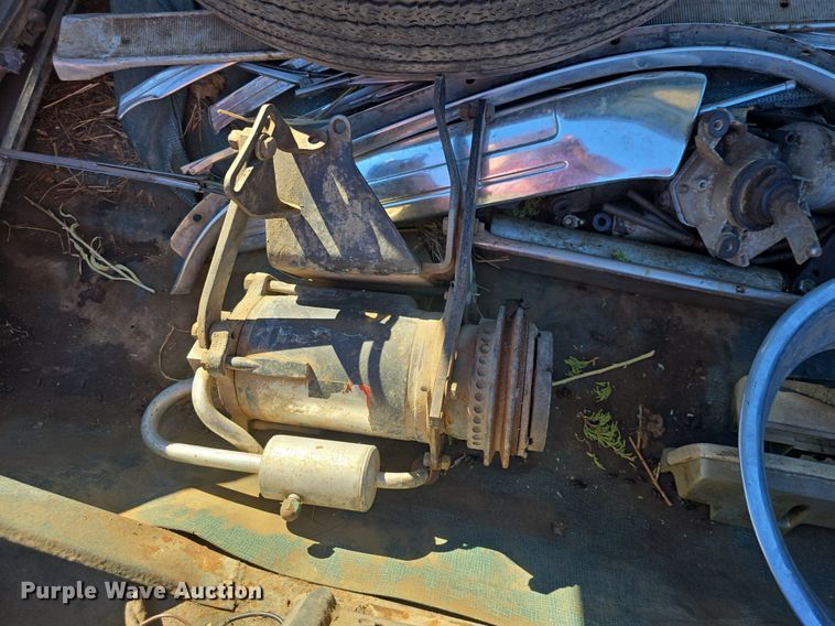 image for item DQ5224 1966 Pontiac Bonneville convertible