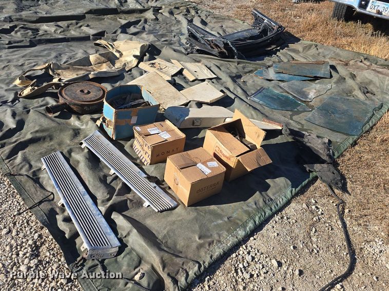 image for item DQ5224 1966 Pontiac Bonneville convertible