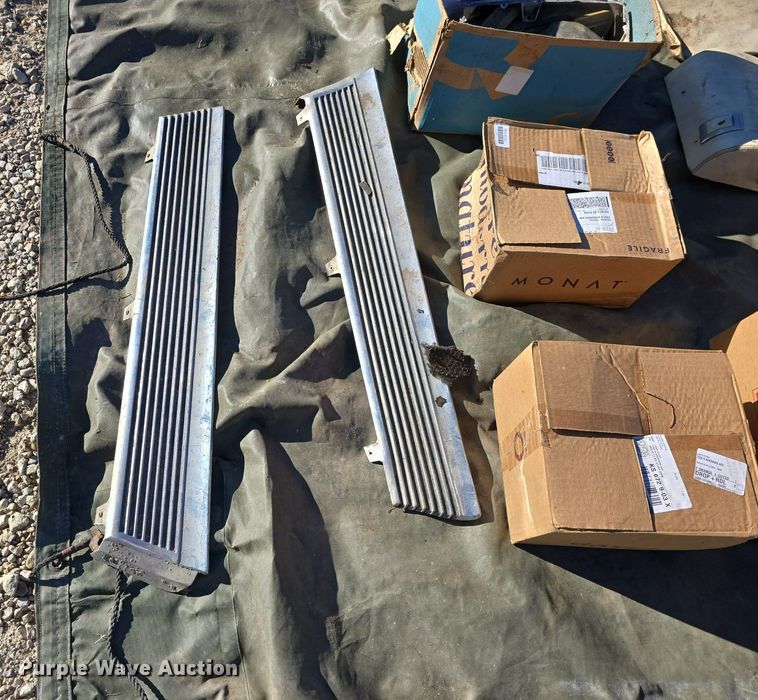 image for item DQ5224 1966 Pontiac Bonneville convertible