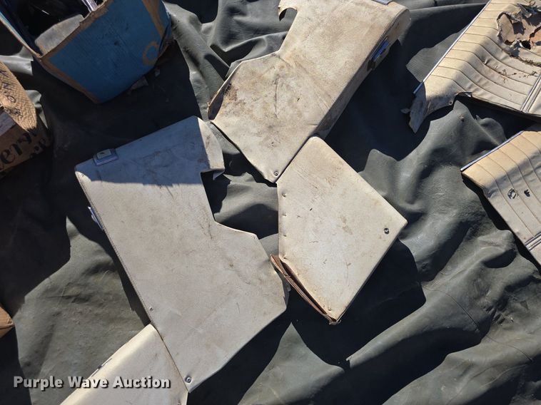 image for item DQ5224 1966 Pontiac Bonneville convertible