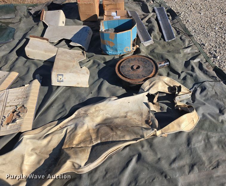 image for item DQ5224 1966 Pontiac Bonneville convertible