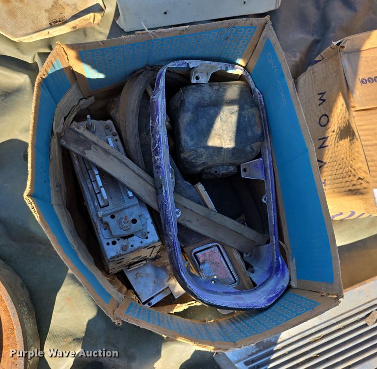 image for item DQ5224 1966 Pontiac Bonneville convertible