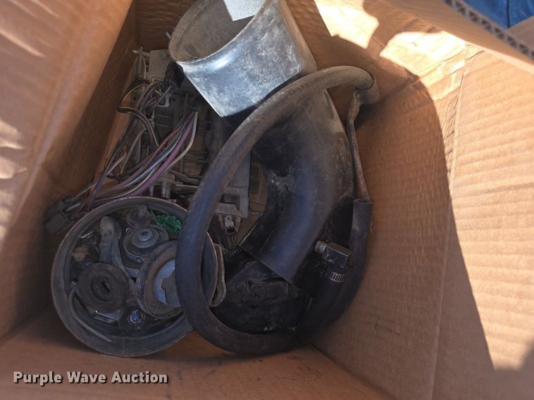 image for item DQ5224 1966 Pontiac Bonneville convertible