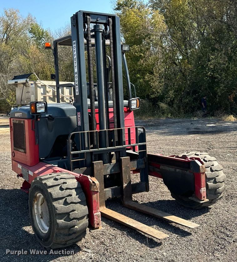 image for item DT2068 2012 Moffett  M70 forklift