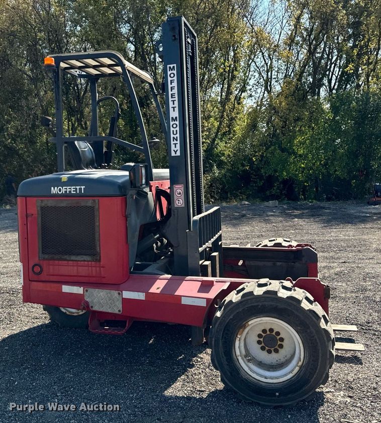 image for item DT2068 2012 Moffett  M70 forklift