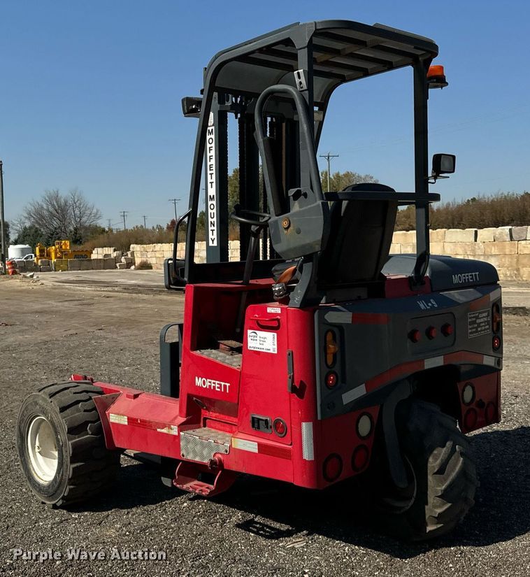 image for item DT2068 2012 Moffett  M70 forklift