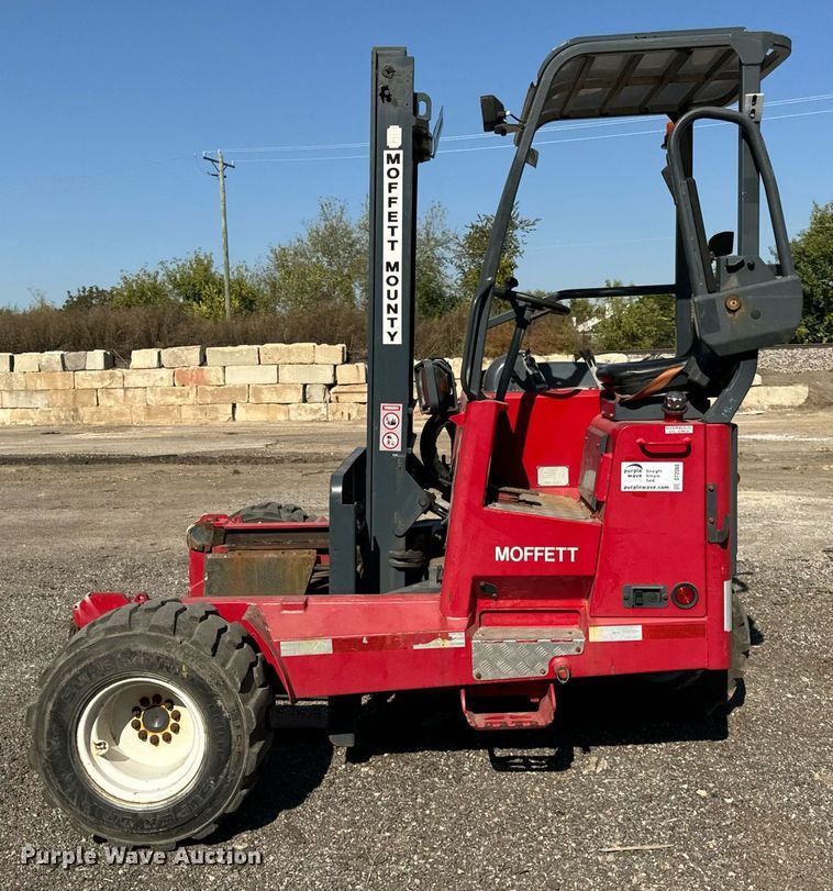 image for item DT2068 2012 Moffett  M70 forklift