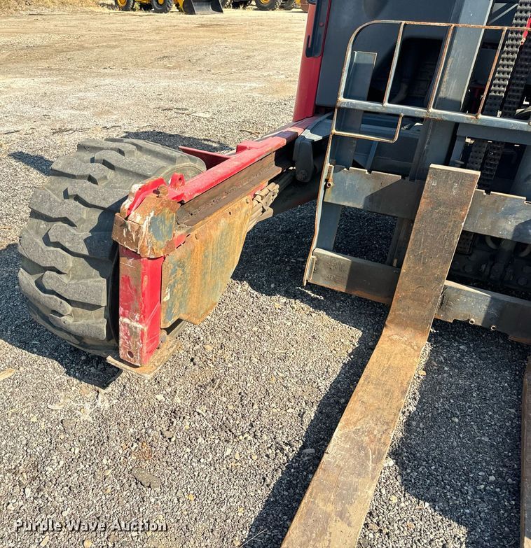 image for item DT2068 2012 Moffett  M70 forklift