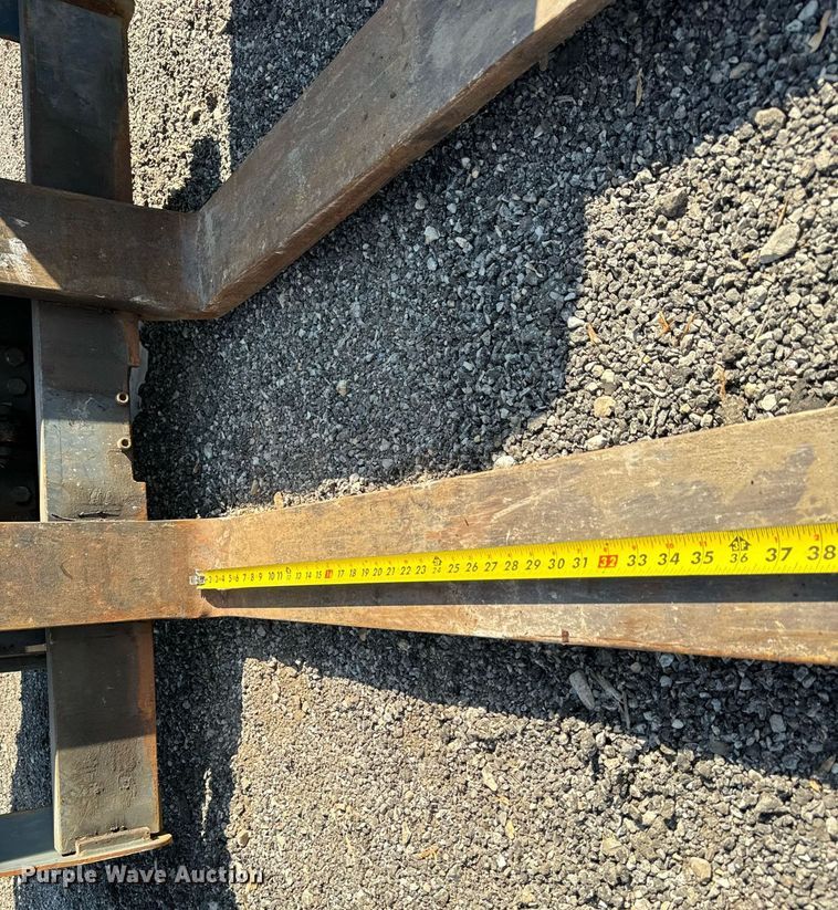 image for item DT2068 2012 Moffett  M70 forklift