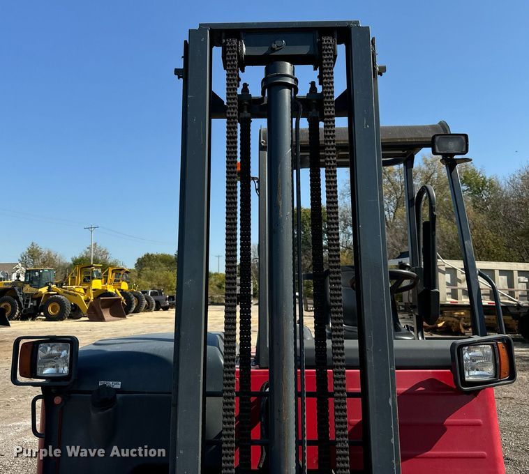 image for item DT2068 2012 Moffett  M70 forklift