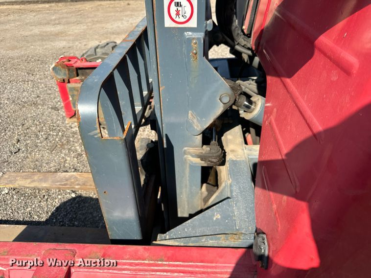 image for item DT2068 2012 Moffett  M70 forklift