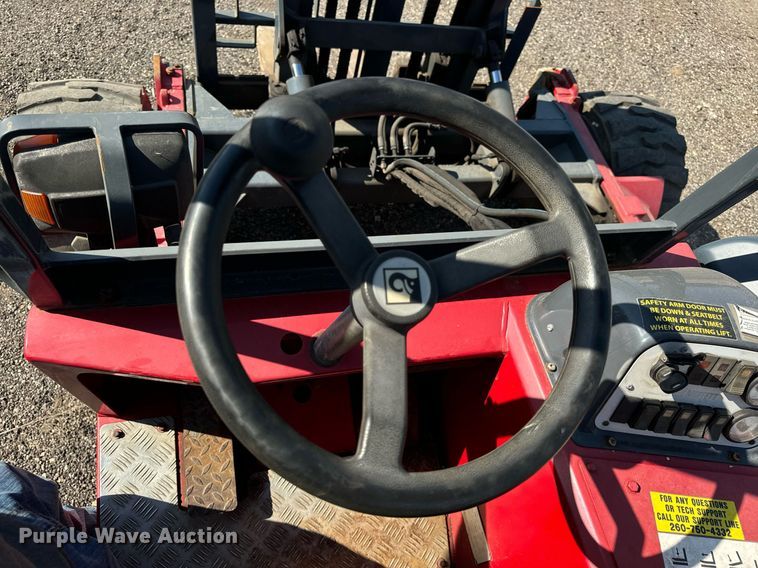 image for item DT2068 2012 Moffett  M70 forklift