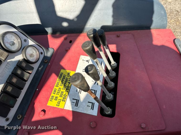 image for item DT2068 2012 Moffett  M70 forklift