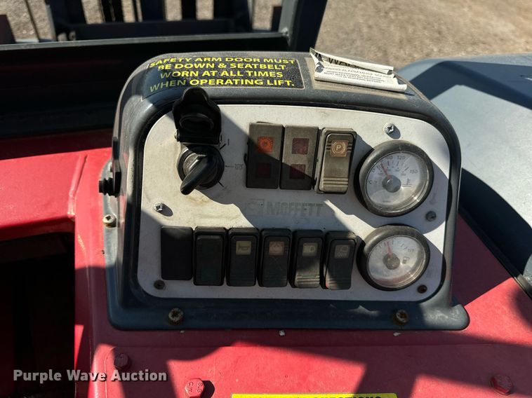 image for item DT2068 2012 Moffett  M70 forklift