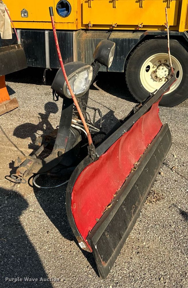 image for item DT2076 Boss 7' W snow plow