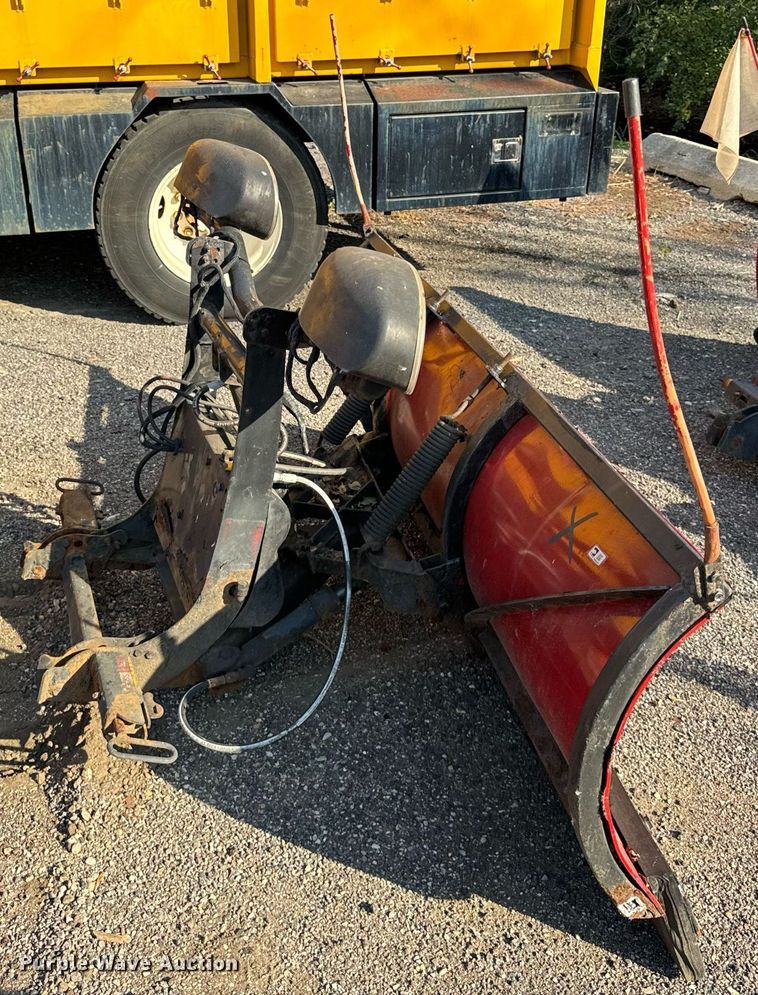 image for item DT2076 Boss 7' W snow plow