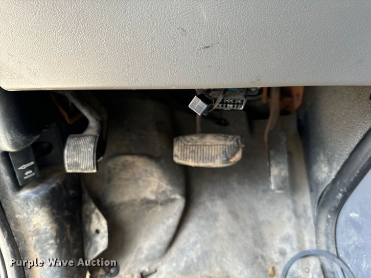 image for item DV5916 2001 Ford  E150 delivery van