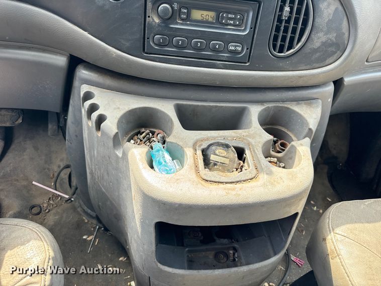 image for item DV5916 2001 Ford  E150 delivery van