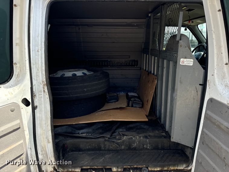 image for item DV5916 2001 Ford  E150 delivery van