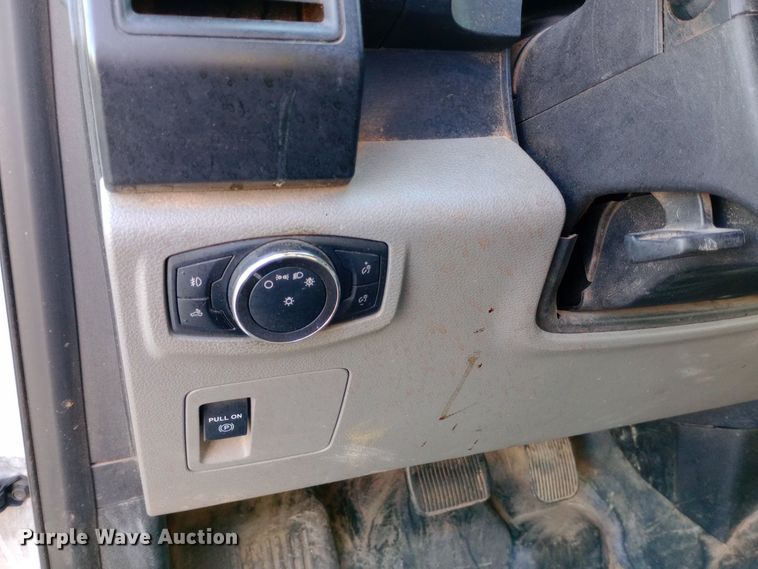 image for item DW0782 2018 Ford F150 SuperCab pickup truck