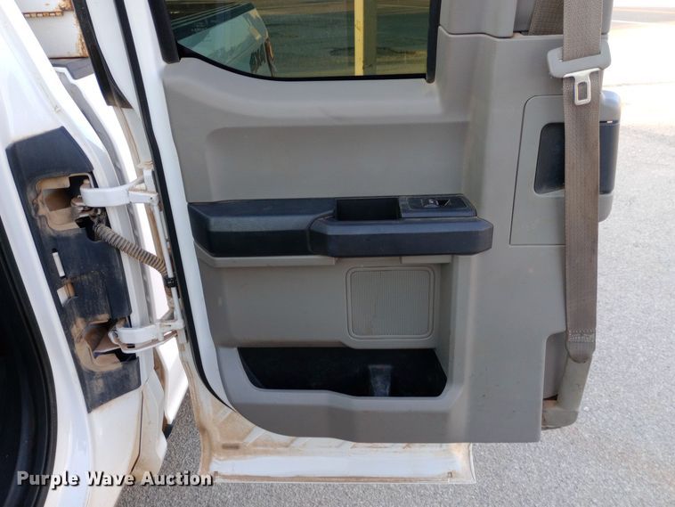 image for item DW0784 2018 Ford F150 SuperCab pickup truck